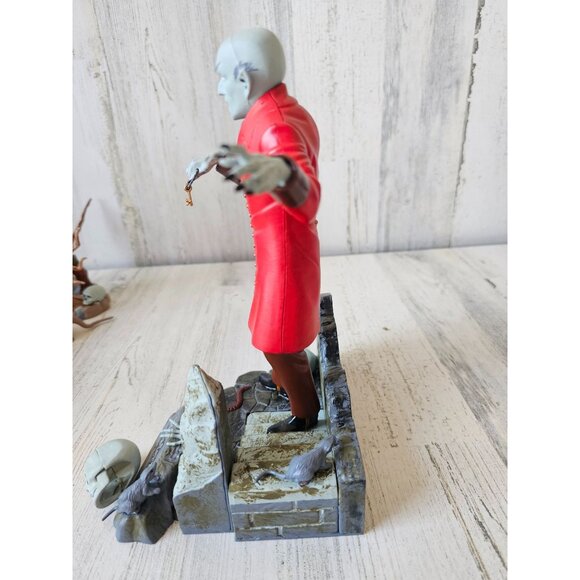 Monarch Dracula nosferatu skull kit statue figurine Halloween vintage - Picture 6 of 9